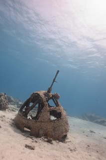 「銃座は形をとどめている」のサムネイル画像