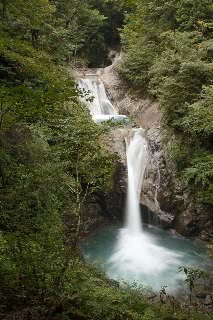 「七ツ釜五段の滝」のサムネイル画像