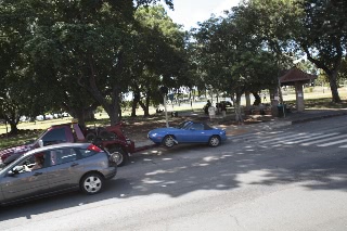 「レッカー移動される車」のサムネイル画像