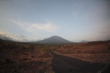 「アグン山へ至る道…多分」のサムネイル画像