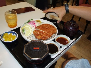 「黒豚カツ定食」のサムネイル画像