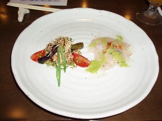 「ソーズガラのカルパッチョ自家製香草ドレッシング仕立てと島鶏と揚げ茄子のトマトマリネ オレガノ風味」のサムネイル画像