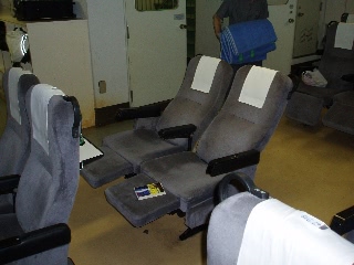 「二等椅子席」のサムネイル画像