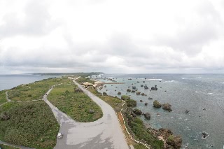 「灯台から眺める東平安名崎」のサムネイル画像