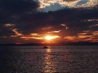 「沈み行く太陽」のサムネイル画像