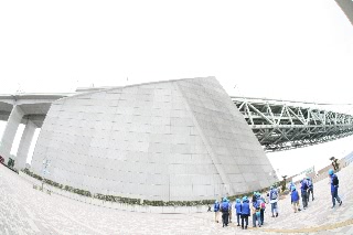 「巨大アンカレイジ」のサムネイル画像