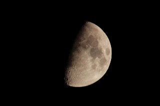 「十日月(月齢:8)」のサムネイル画像