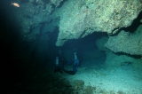 「洞窟入り口」のサムネイル画像
