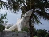 「kutaビーチの石像」のサムネイル画像